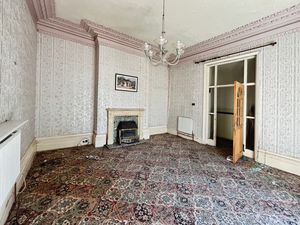 Lounge- click for photo gallery